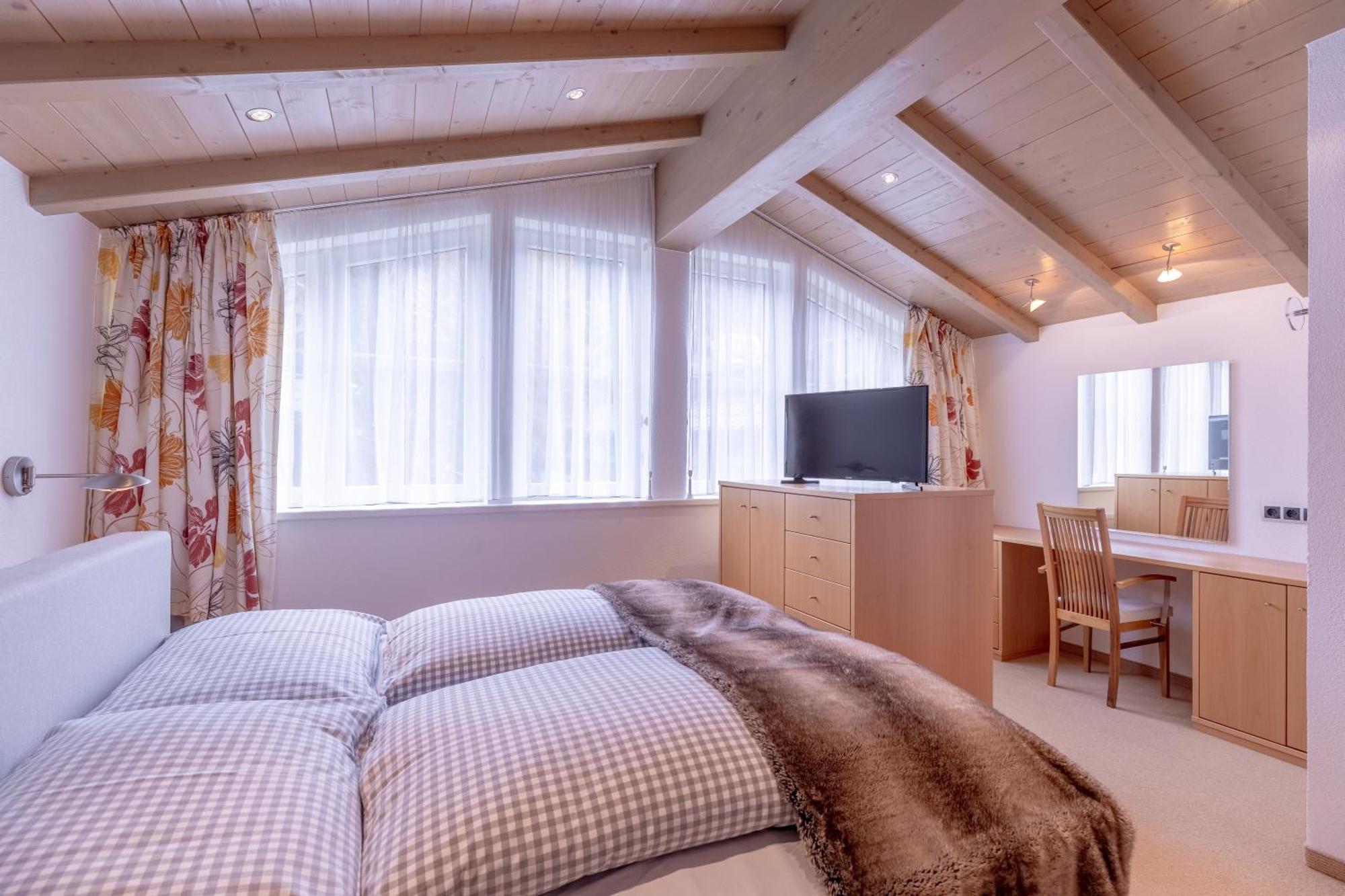 Quality Hosts Arlberg - Hotel Bergheim Sankt Anton am Arlberg Exterior photo